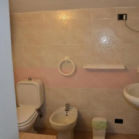 - Bilocale Ovest Appartement *